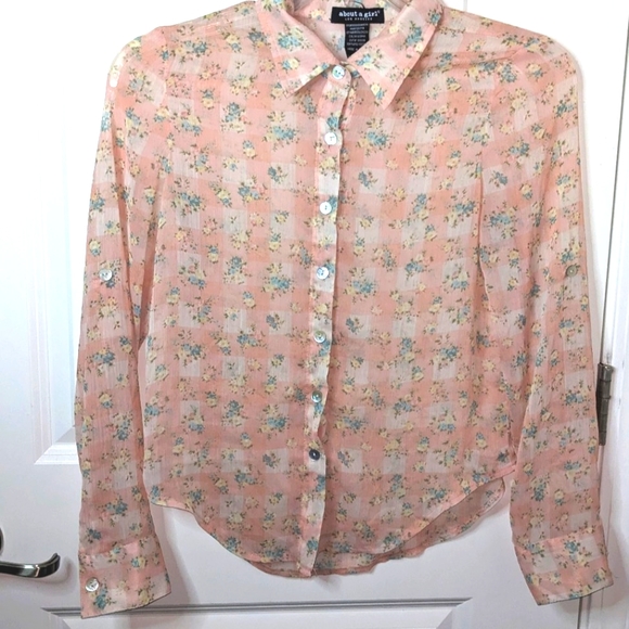 About A Girl Tops - About A Girl XS Long Sleeve Button Down Blouse Pastel Gingham & Roses